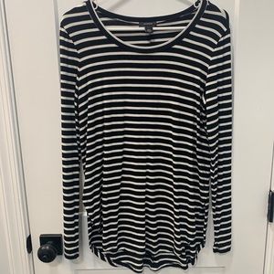 Long sleeve striped T-shirt